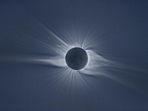 Eclipse solar total. CRÉDITO: J.C Casado y D. López - starryearth.com. Shelios 2008